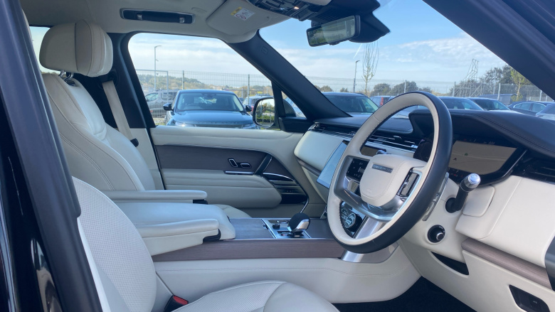 Land Rover Range Rover 4.4 P530 V8 First Edition 4dr Auto Petrol Estate